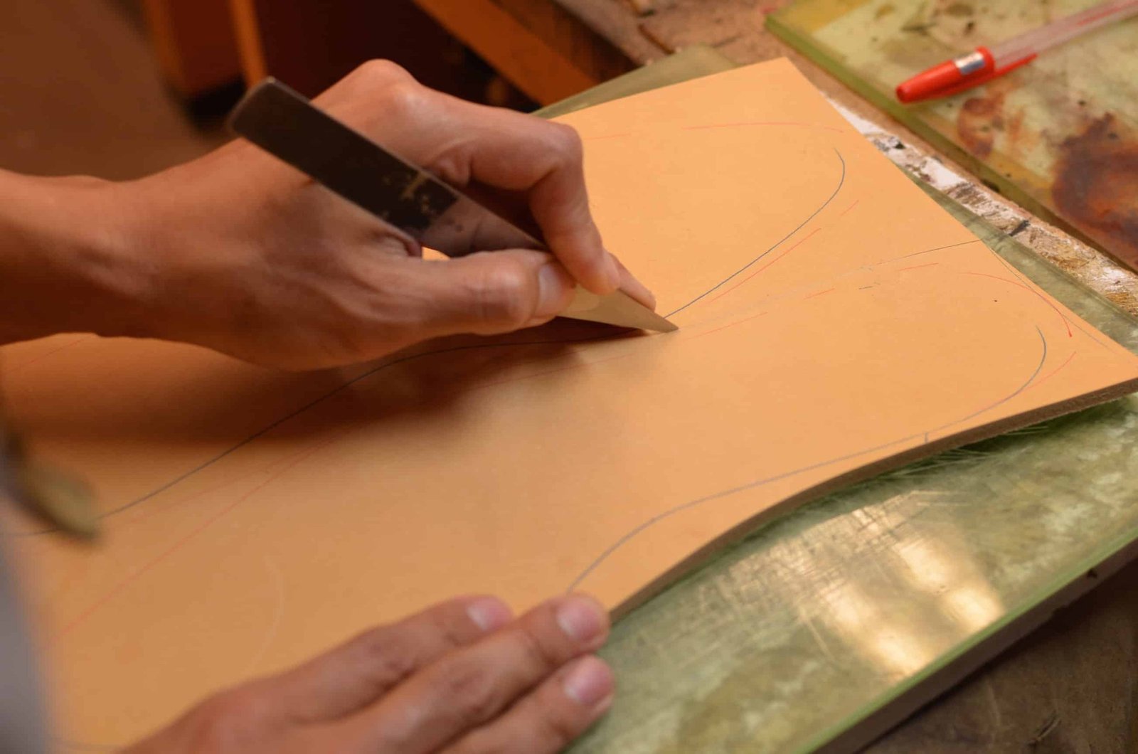 The insoles are cut out of a thick piece of vegetable tanned leather from the shoulder of an animal.